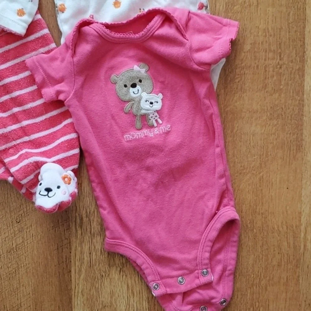 Carters Girls 3 Piece Bear Set- Bear‎ footies, 2 onesies - Picture 2 of 10